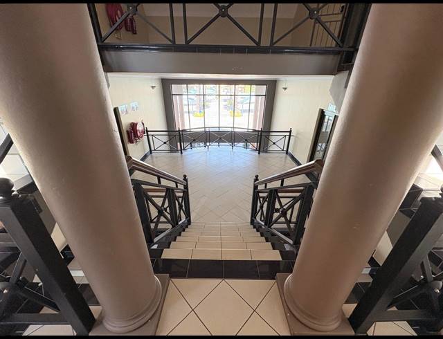 1,462M² OFFICE TO LET IN FOURWAYS